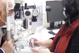 福音！人工眼角膜移植术成功了视频封面