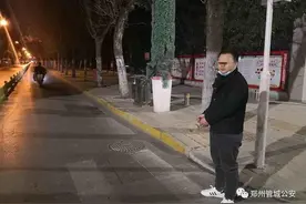新乡一男子明目张胆盗卖护栏被抓图片