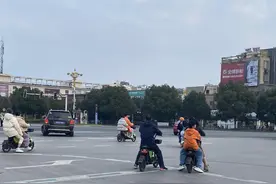 回乡见闻｜共享电单车的“逆城市化”变身三四线居民“买菜车”图片