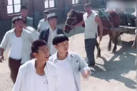 青谷：学渣带同学进县城救老师，怎料校长被队长扒拉：我还有课呢视频封面