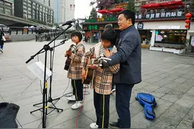 我从贵州来丨长沙街头弹唱，在这座城市体验最自由的年味图片