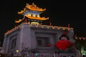 古城与科技融合！西安城墙现裸眼3D灯光秀视频封面