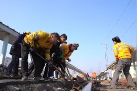 涨知识！铁路“贪吃蛇”你见过吗？视频封面