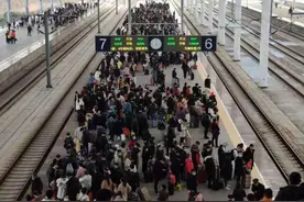 春节期间蚌埠站共发送旅客12.7万人次图片