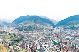 万州：深山“皮夹沟”崛起一座城图片
