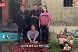 温馨！兄弟姐妹7人还原24年前老照片图片