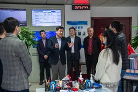 民航局空管局副局长张勇看望西南空管局一线值班人员图片