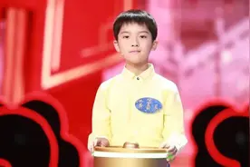 10岁上海少年冲进诗词大会擂主争夺赛！2、3岁能背几百首古诗，还能给诗配画→图片