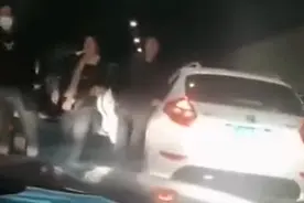 壹现场｜女子深夜遭多名男子撞车拦截 警方通报详情图片