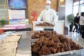 好牛！滨州这家店春节10天卖了13吨牛肉图片
