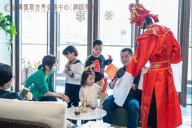 不看春晚看楼盘！春节档楼市也疯狂，有销售卖楼忙得没空吃饭图片