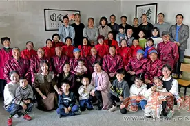 西安南石榴村郝氏家族五代同堂，年龄最大的92岁，最小的刚1岁半图片