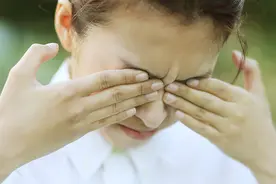 长时间用眼造成视疲劳？别慌！军医来为你支招！视频封面