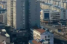 一声巨响！原城西热电厂大烟囱今日正式拆除图片
