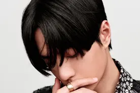 王一博登杂志封面 眼尾钉造型别致个性图片