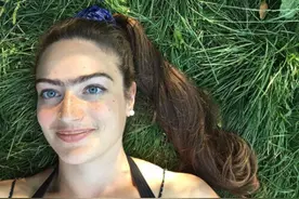 丹麦女子留胡须和连眉 过舒适生活不在意他人眼光图片