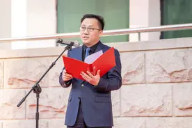 南京一中新任校长朱焱“开学第一课”精彩开讲：希望你们成为更高段位的学习者视频封面
