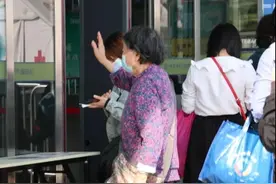 肇庆火车站，那一幕幕送别的感人场景图片
