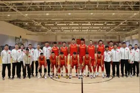 属于中国男篮的特殊除夕夜：我们曾深陷困境，但从不选择放弃图片