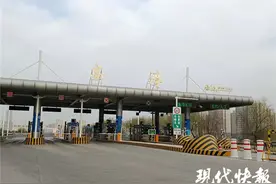 “绿色通道”未能走通，养蜂人南京“追花”意外遭遇高速收费图片