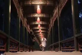北京颐和园长廊点灯 元宵节穿越古今图片