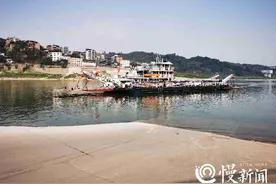 车渡码头成摩托艇皮划艇戏水地，海事部门发出“驱赶令”图片