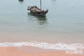 海鸥蹁跹 渔船飘荡 崂山处处皆风景图片