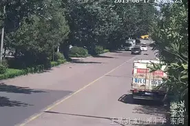 老人遭陌生男子爬车后加速行驶获刑，二审开庭“正当防卫”成焦点图片
