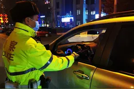警探号｜“我回家抽自己嘴巴去！”北京211处岗位同时夜查 酒驾司机丑态百出图片