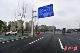 武汉地铁6号线二期轨通在即，三座车站施工占用路面下月“还路于民”图片