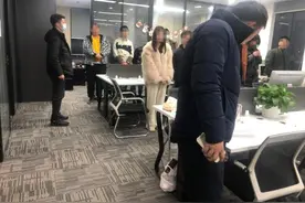 “美女主播”诱聊单身男性 武汉东新警方打掉一个网络直播诈骗犯罪团伙图片