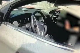 女子为照顾老兵父亲疲劳驾驶，民警了解情况后送她回家视频封面