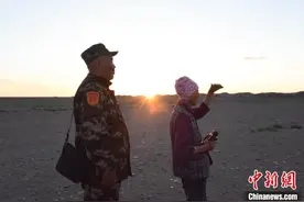 探访中蒙边境线上的“活界碑”：七旬女民兵尼玛无悔守边50年图片