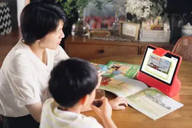 智能教具解救家长“恐辅症”，点读机、学习机、作业灯成开学“新三样”图片