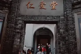 艺术与科幻的联姻——“诗意的虫洞”当代艺术展在重庆受热捧图片
