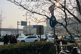 北京荣京丽都封闭进行核酸检测，物业回应：属临时管控，进一步措施待有关部门安排视频封面