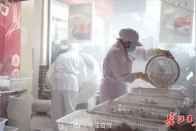 “有小时候的味道”，老武汉排队买地道“叠式汤圆”图片
