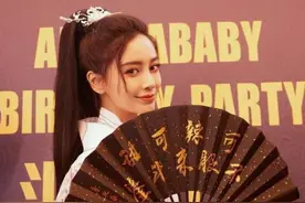 黄晓明卡点为Angelababy庆生，力破离婚传闻图片