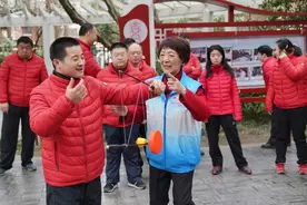 智障女儿只能进特殊学校，妈妈在校门口泪流满面……最终妈妈找到生命中的永恒图片