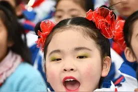 组图：人类幼崽开学记 啥事儿让他们这么开心？图片