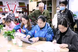 四川富顺为59名困境事实孤儿发放春季助学金图片