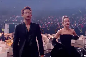 微博之夜2020：迪丽热巴李现，获得微博年度魅力价值人物视频封面