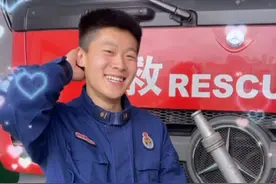 人在操场跑，爱从天上来视频封面