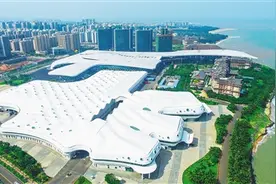推动“港产城乡”融合发展 海口秀英区建设现代化国际化城市示范区图片