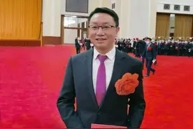 “钉子书记”李皓：扎根基层23年 用心、用情、用力助贫困群众脱贫致富｜了不起的我们图片