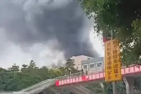 广东一工业园发生事故致2人死亡，官方通报：系冷库装修违规电焊图片