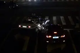 民警等红绿灯时看了旁边一眼，查获一名酒驾男子