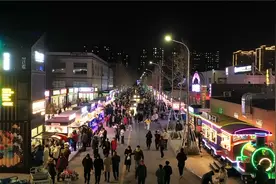 44秒｜自由时光魅力街区营业了！潍坊高新区新添一处夜间消费打卡地图片