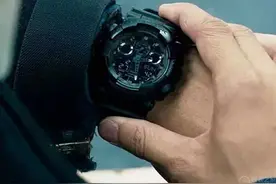 华仔戴什么表完成《拆弹专家2》的危险任务？图片