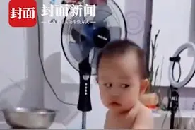 贼萌！两岁宝宝偷吃哥哥剩面 妈妈拍下全程表情逗翻网友图片